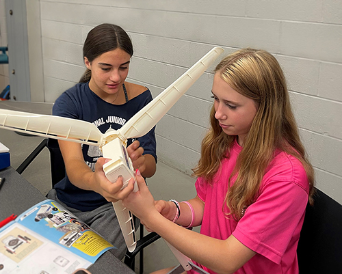 Suffolk County Community College recently completed its Summer High School Offshore Wind Turbines course, designed to introduce high school students to the burgeoning field of wind energy.  For a hi-res photo, visit: https://photos.app.goo.gl/UmfLZoYansyL2zBT6